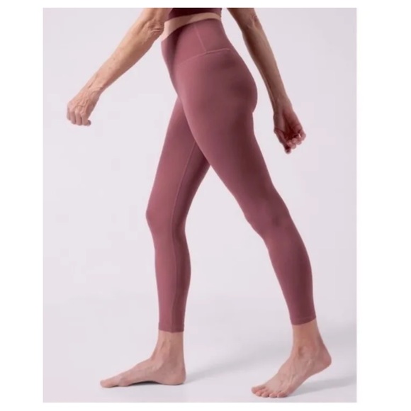 NWT TRANSCEND 7/8 TIGHT
LEGGING 7/8 TRANSCEND - Picture 3 of 8